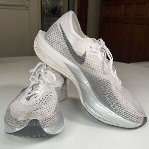 NIKE ZOOMX VAPORFLY 3 RUNNING SNEAKER WOMENS 11.5 WHITE / GREY